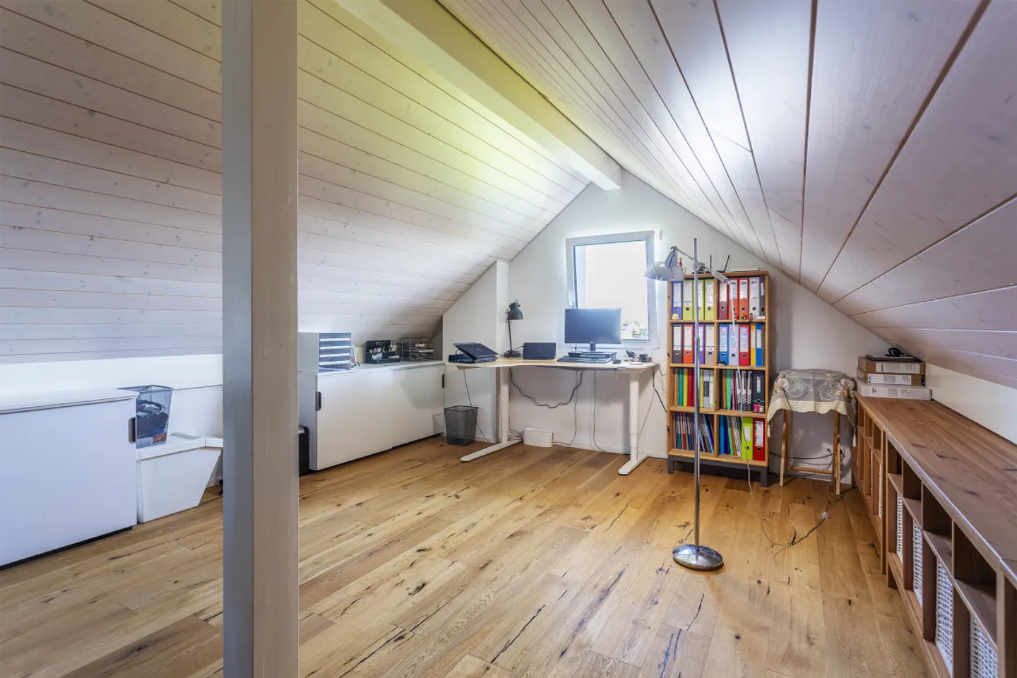A CUARNENS, ATTICKE 5.5 ZIMMER MIT GALERIE VON 200 M2 FÜR FAMILIE - Photo 7 of 13