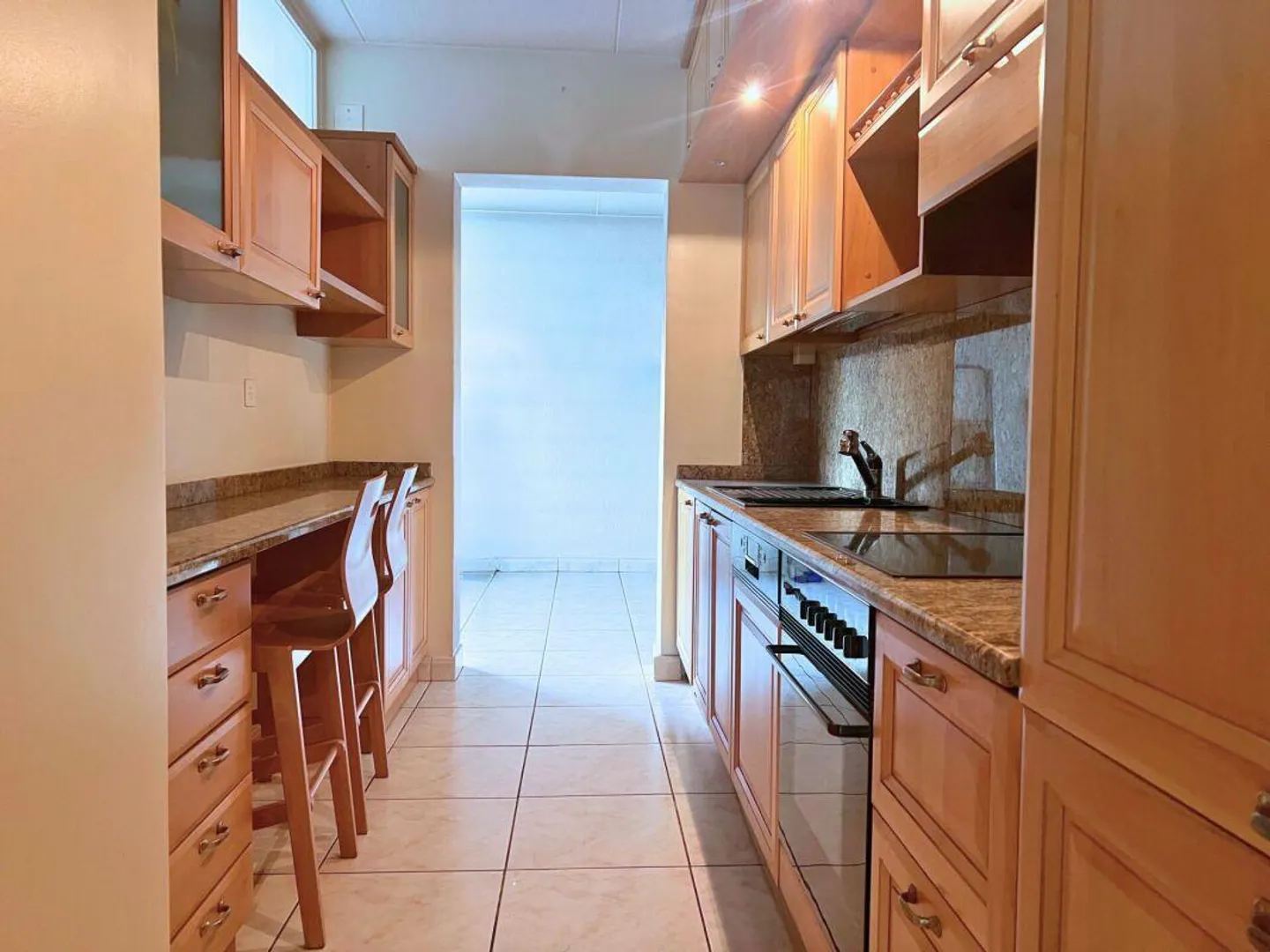 Penthouse apartment with balcony - Photo 8 of 14