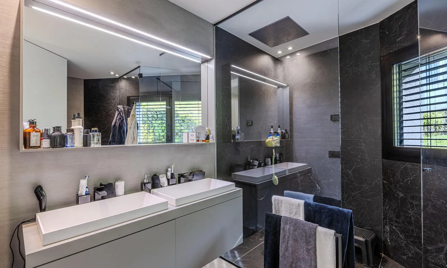 Bellissimo e moderno attico 4.5 con vista lago a Vernate - Foto 7 di 9