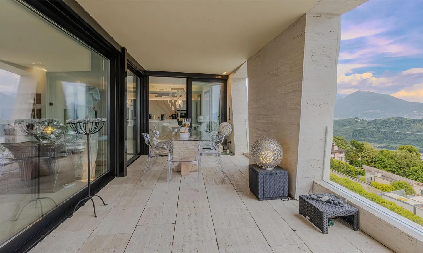 Bellissimo e moderno attico 4.5 con vista lago a Vernate - Foto 4 di 9