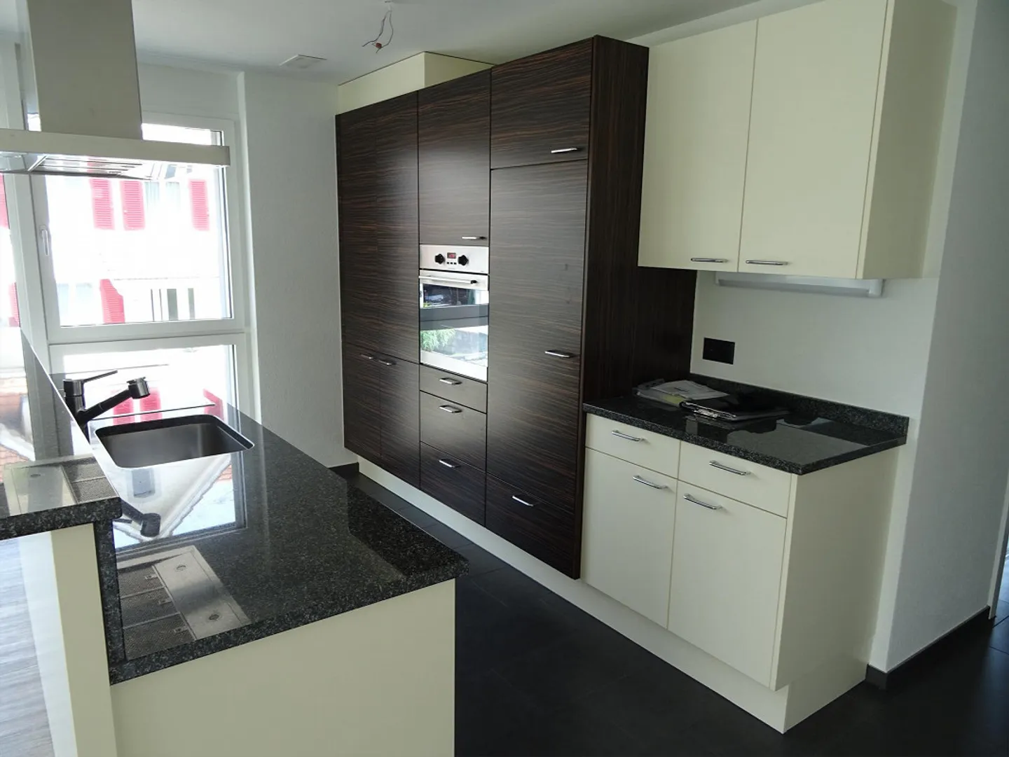 Modern apartment with garden seating area - Photo 2 of 10