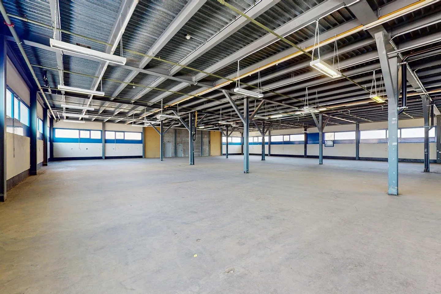 Your new warehouse with highway access? - Photo 3 of 7