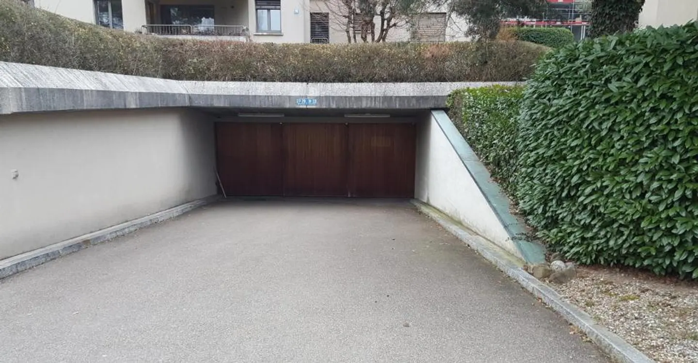Place de parking à louer à Zollikon ! - Photo 2 sur 3