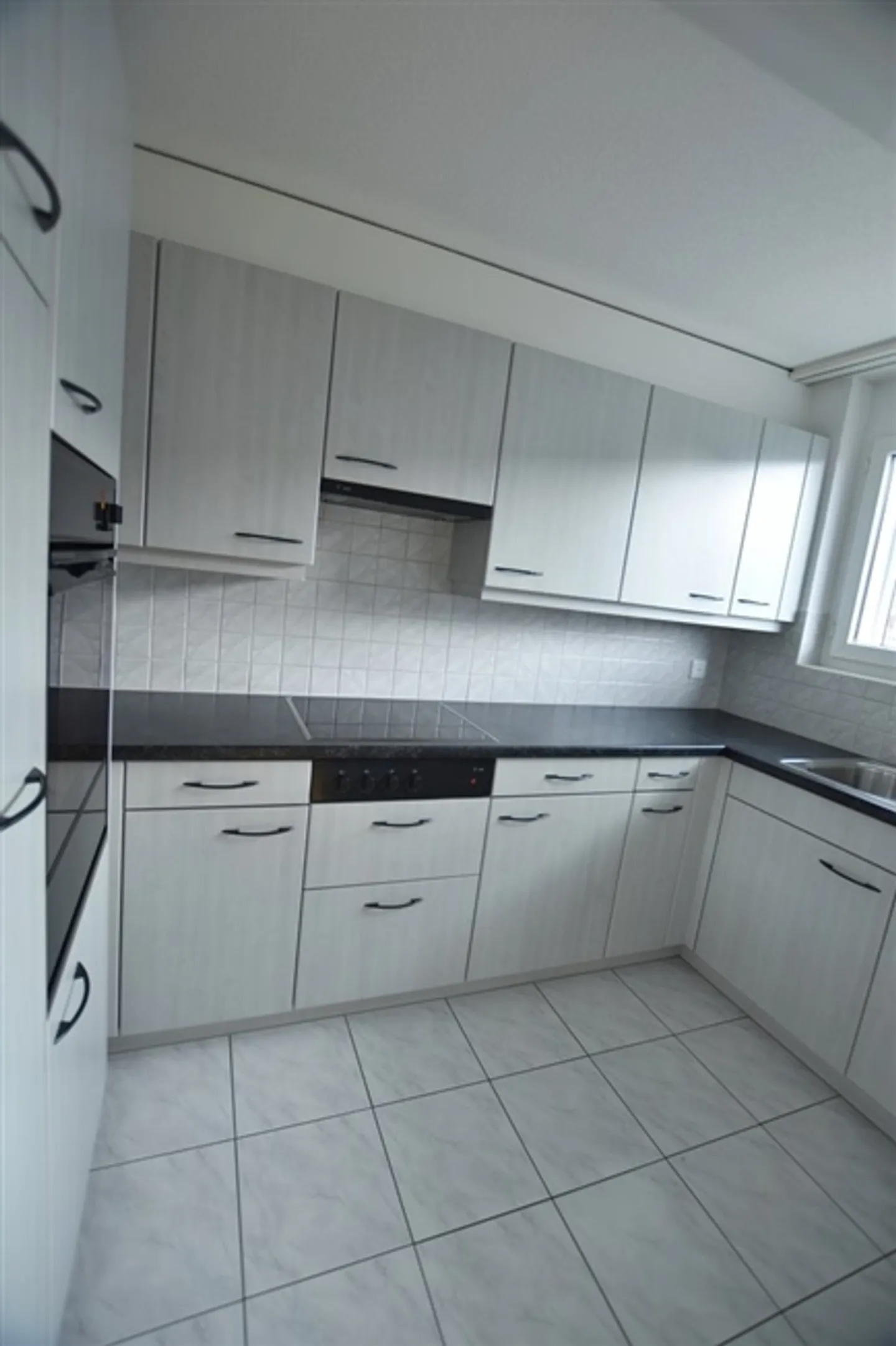 Apartment for rent - Photo 3 of 12