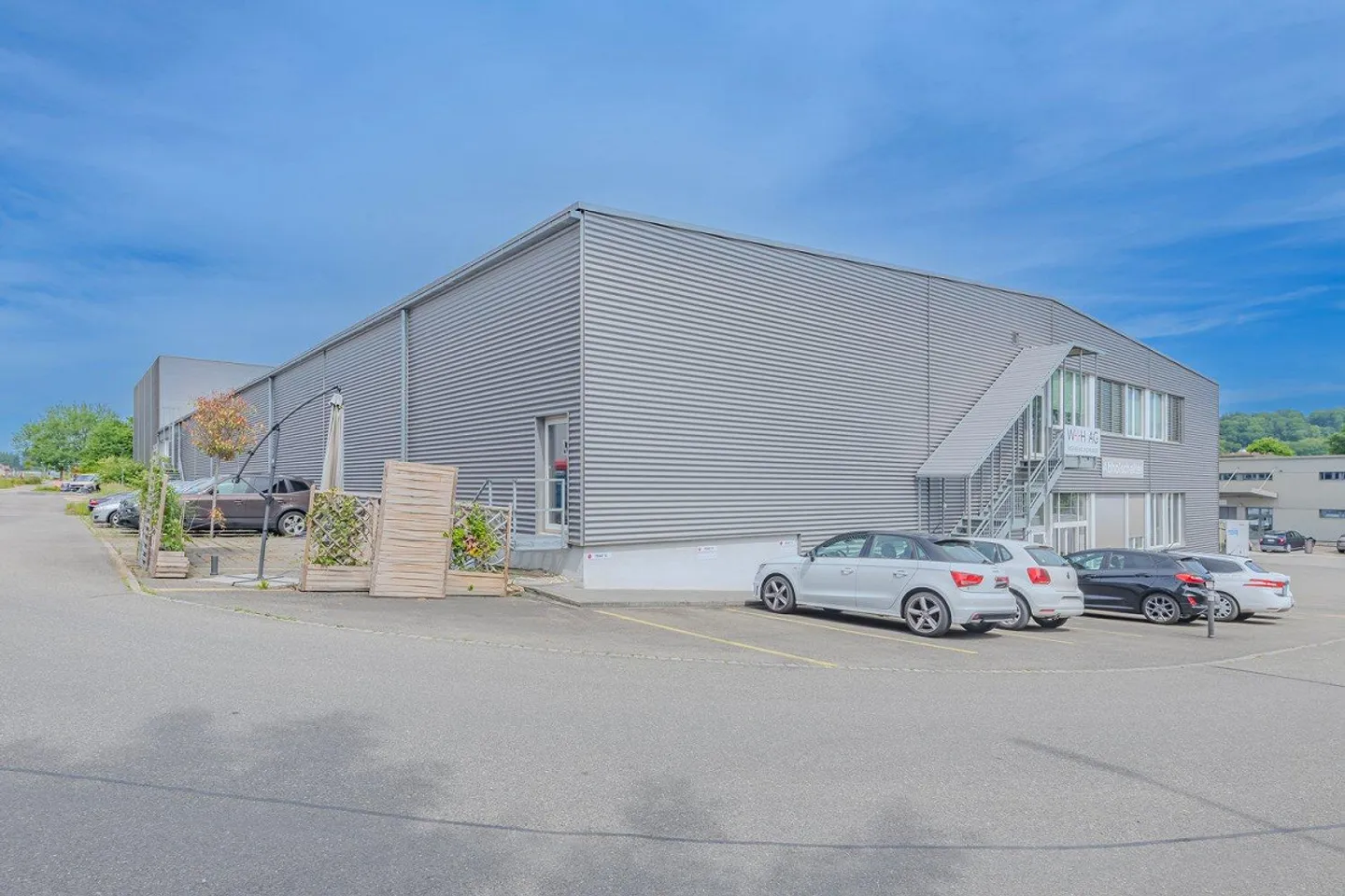 A Stone's Throw from the Highway - 414 m² Office Space - Photo 4 of 13