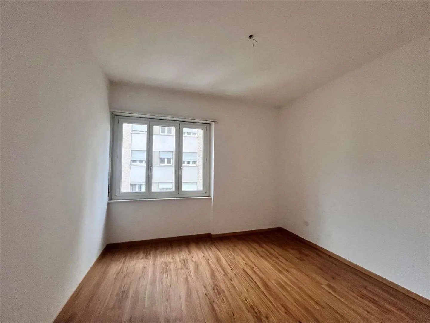 Chiasso, buon appartamento di 4,5 locali con grande balcone - Foto 5 di 8