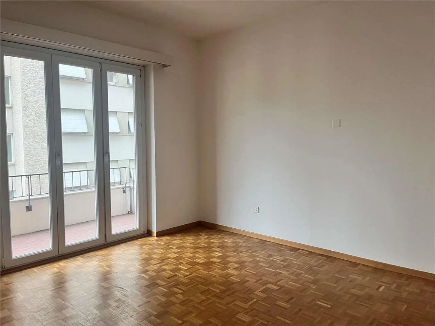 Chiasso, buon appartamento di 4,5 locali con grande balcone - Foto 6 di 8