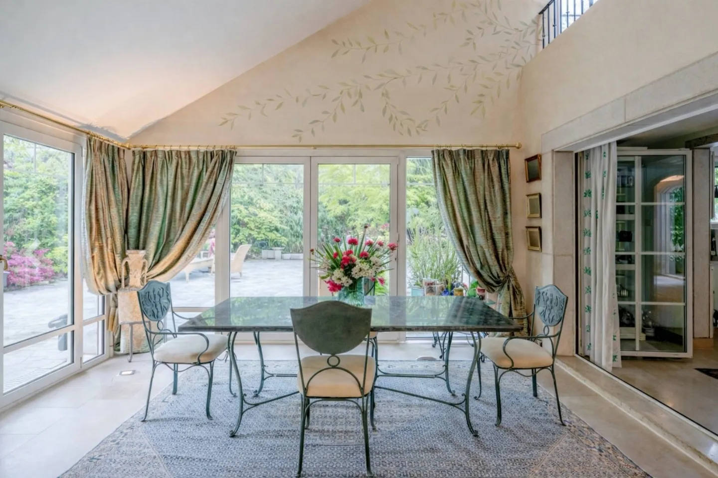 Eccellente Villa Familiare con Piscina e Giardino Incantevole - Foto 2 di 8