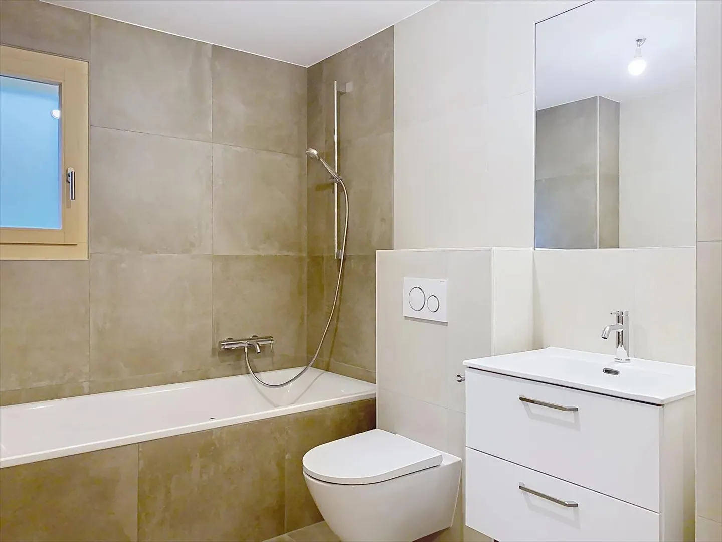 Spacious Family Apartment, Absolutely New! - Photo 11 of 13