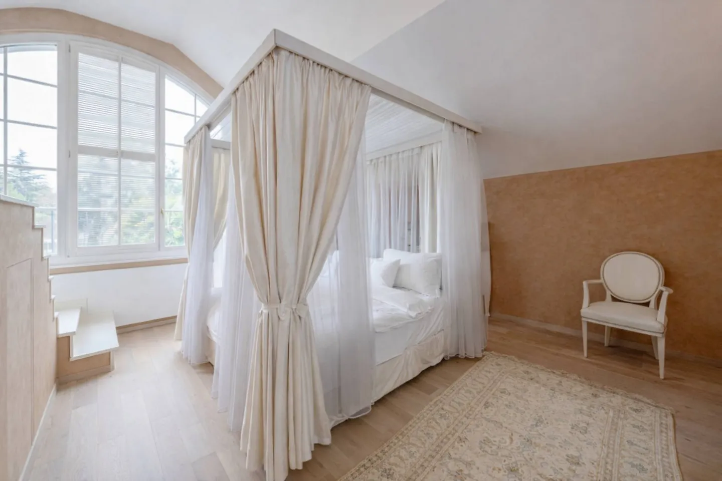 Eccellente Villa Familiare con Piscina e Giardino Incantevole - Foto 5 di 8