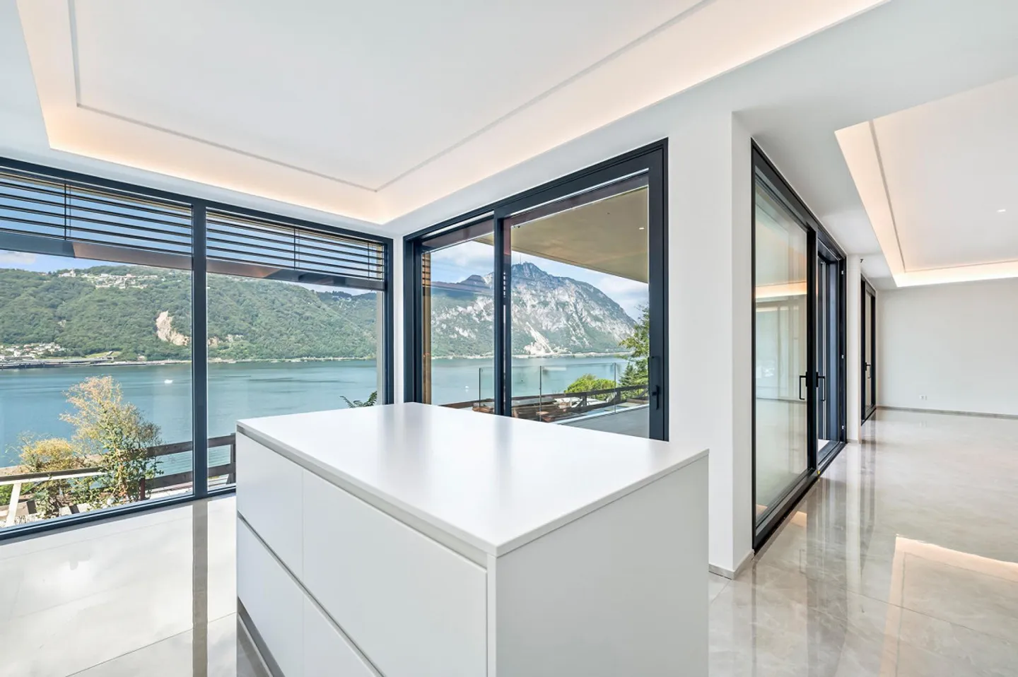 Appartamento di Lusso con Vista Lago - Foto 5 di 11