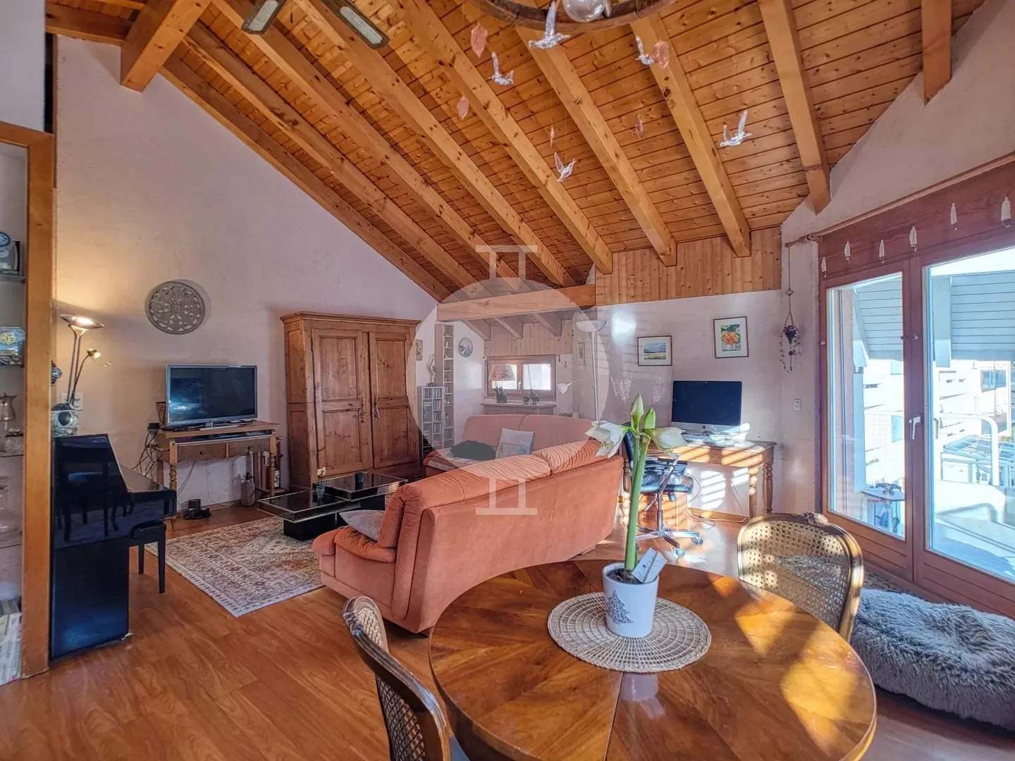 Wunderschöne helle Penthousewohnung mit großer Terrasse und Panoramablick auf die Ebene - Foto 7 von 17