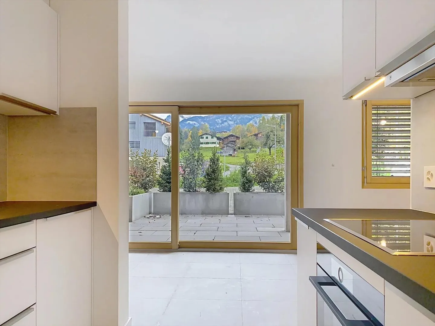 Spacious Family Apartment, Absolutely New! - Photo 5 of 13