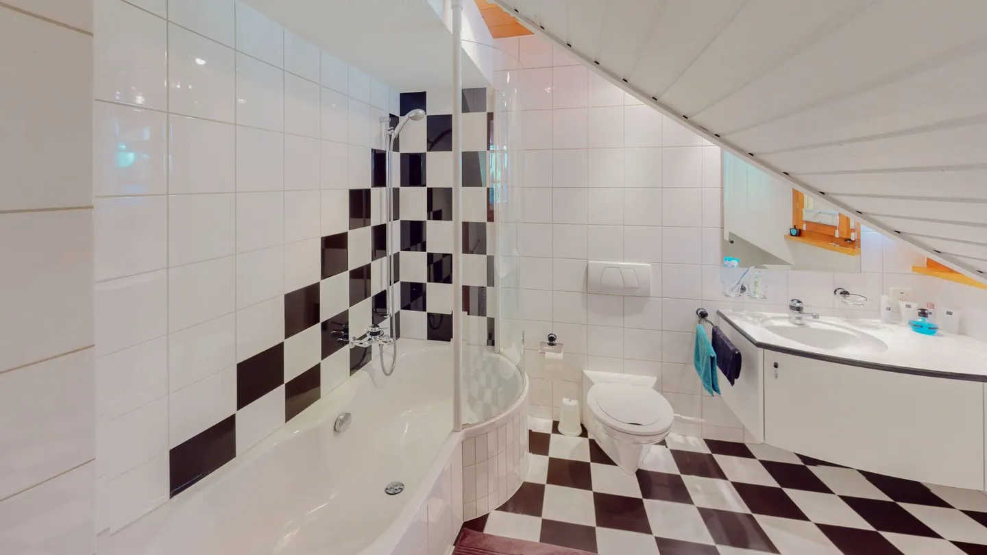 Idyllic farmhouse in a quiet location with two apartments and a tiny house - Photo 11 of 12