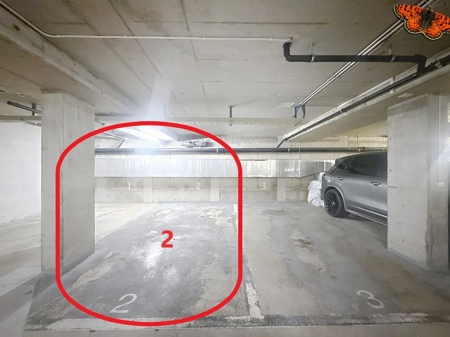 FRIBOURG - Place de parc voiture intérieure  - Photo 2 sur 4