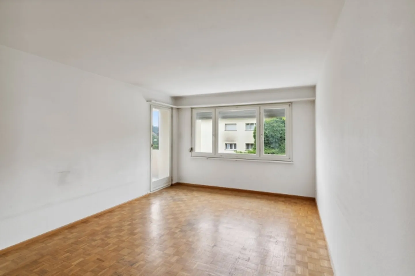 3-room apartment in Kloten - limited until 30.09.2027 - Photo 2 of 6