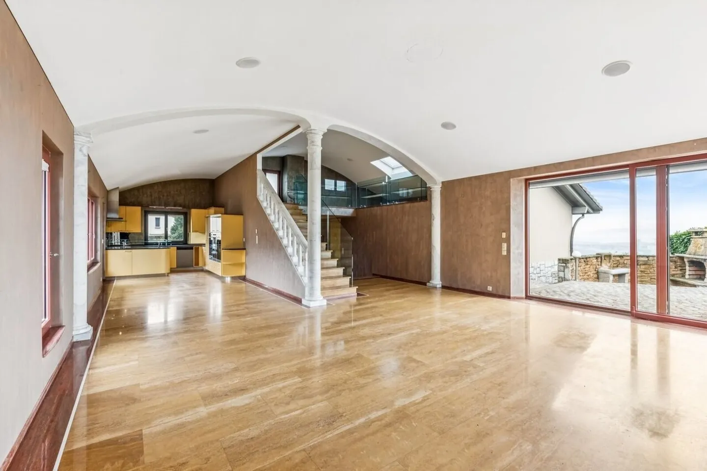 Elegante Villa mit Seeblick - Foto 2 von 9