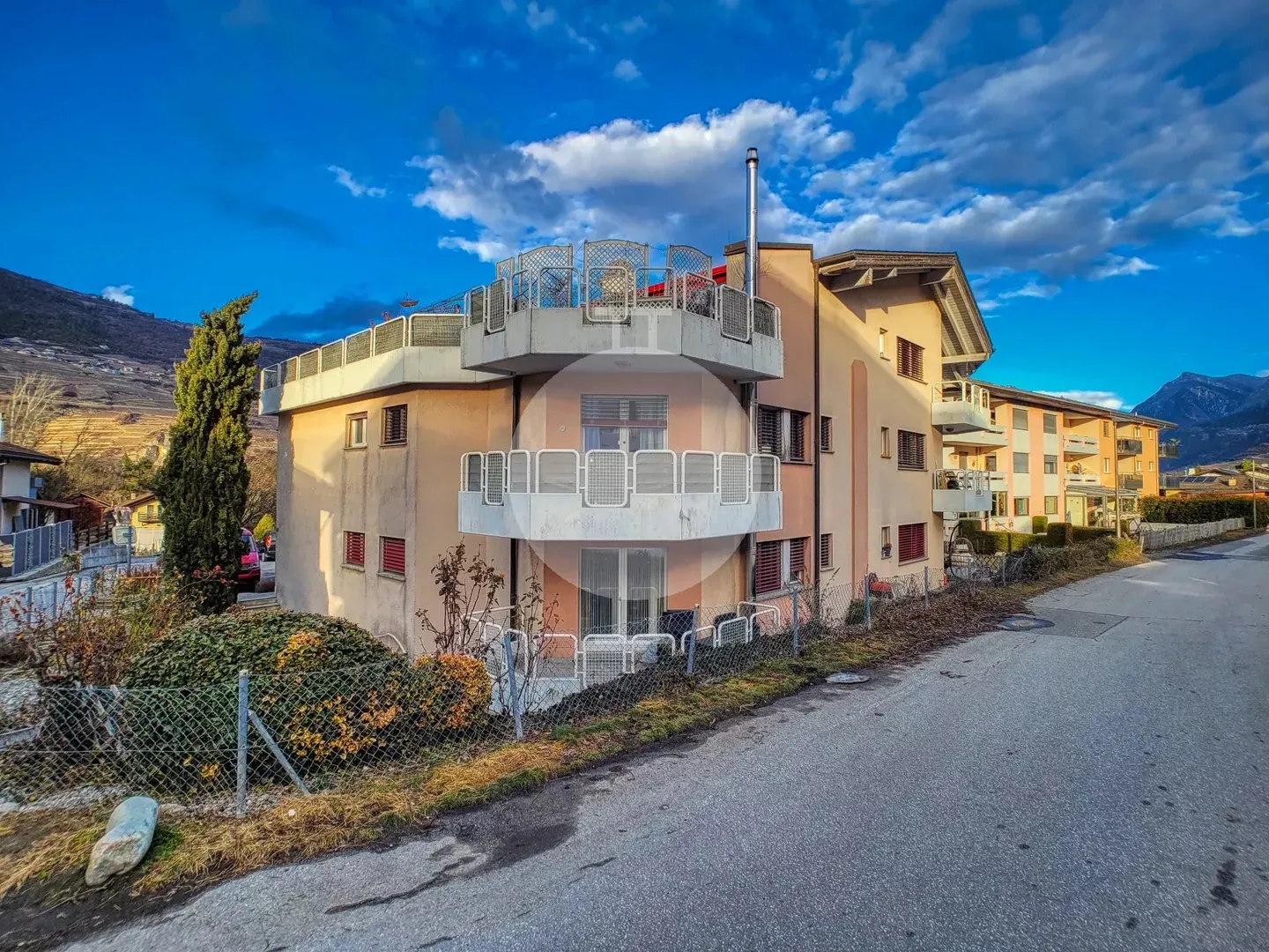 Wunderschöne helle Penthousewohnung mit großer Terrasse und Panoramablick auf die Ebene - Foto 17 von 17