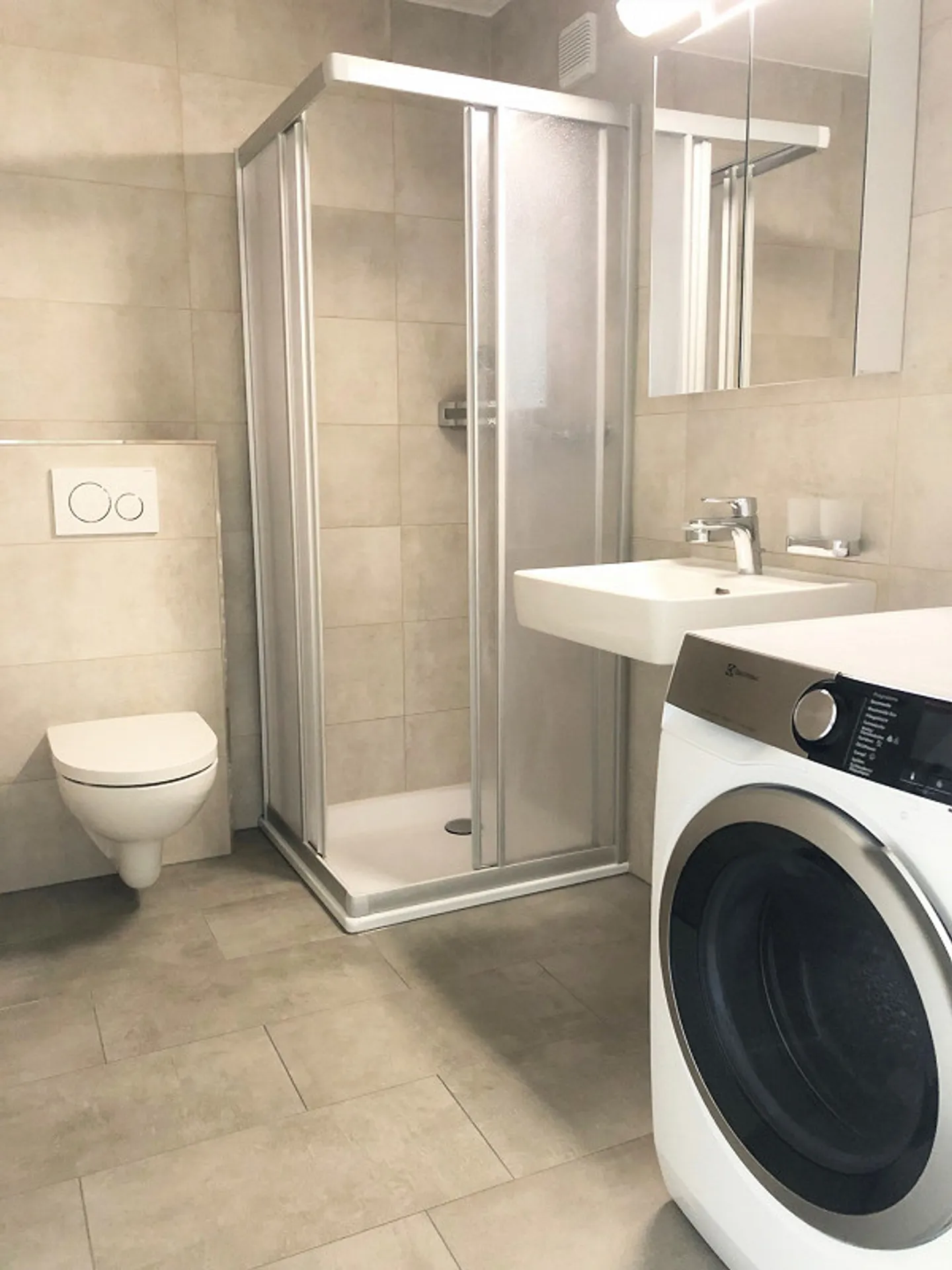 Grosszügige 3.5 Whg. mit Balkon - Foto 3 von 4