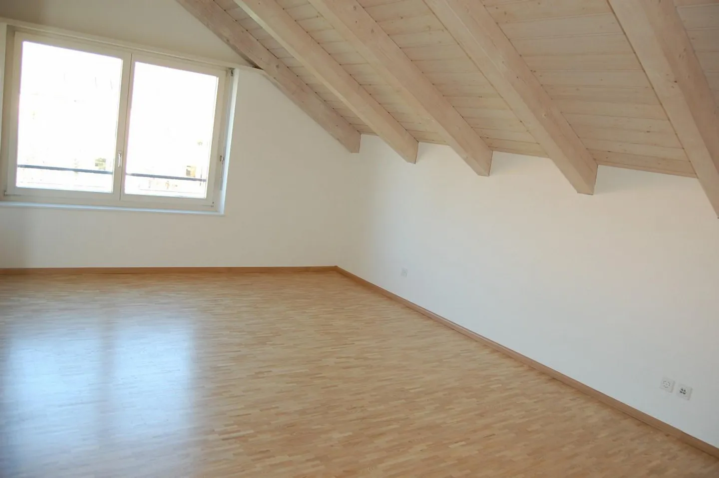 Appartamento mansardato affascinante con 155 m² di superficie abitabile - Foto 4 di 10