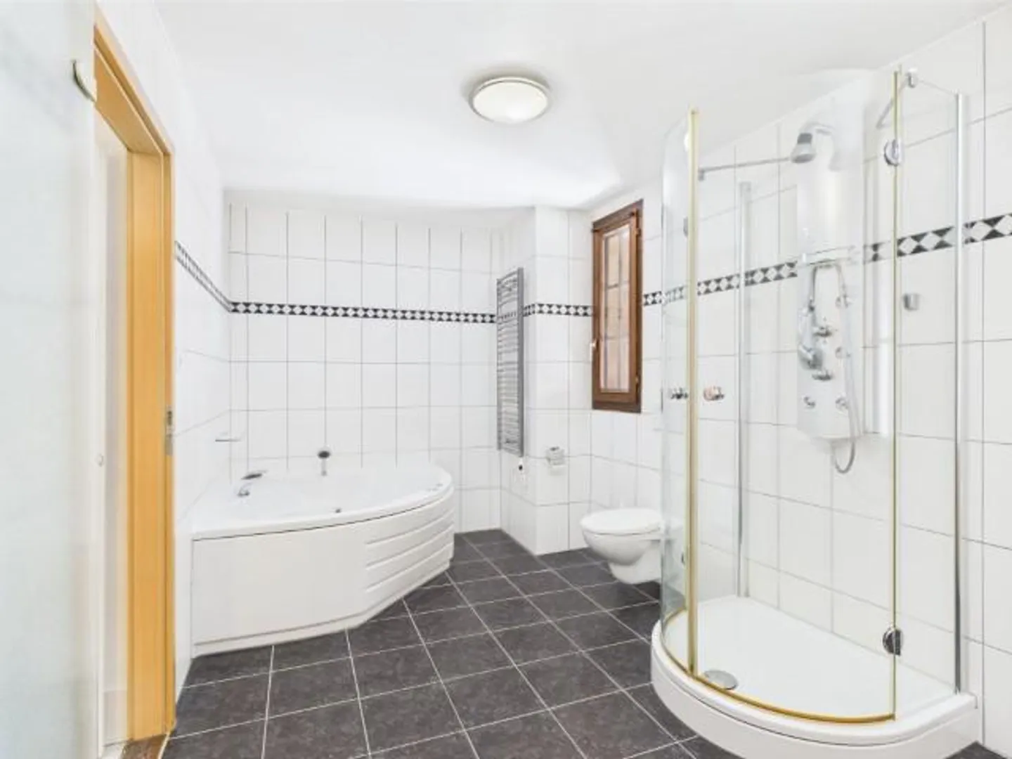 Charmantes Dorfhaus in Sensine - Ideale Gelegenheit für Erstinvestoren - Foto 4 von 11