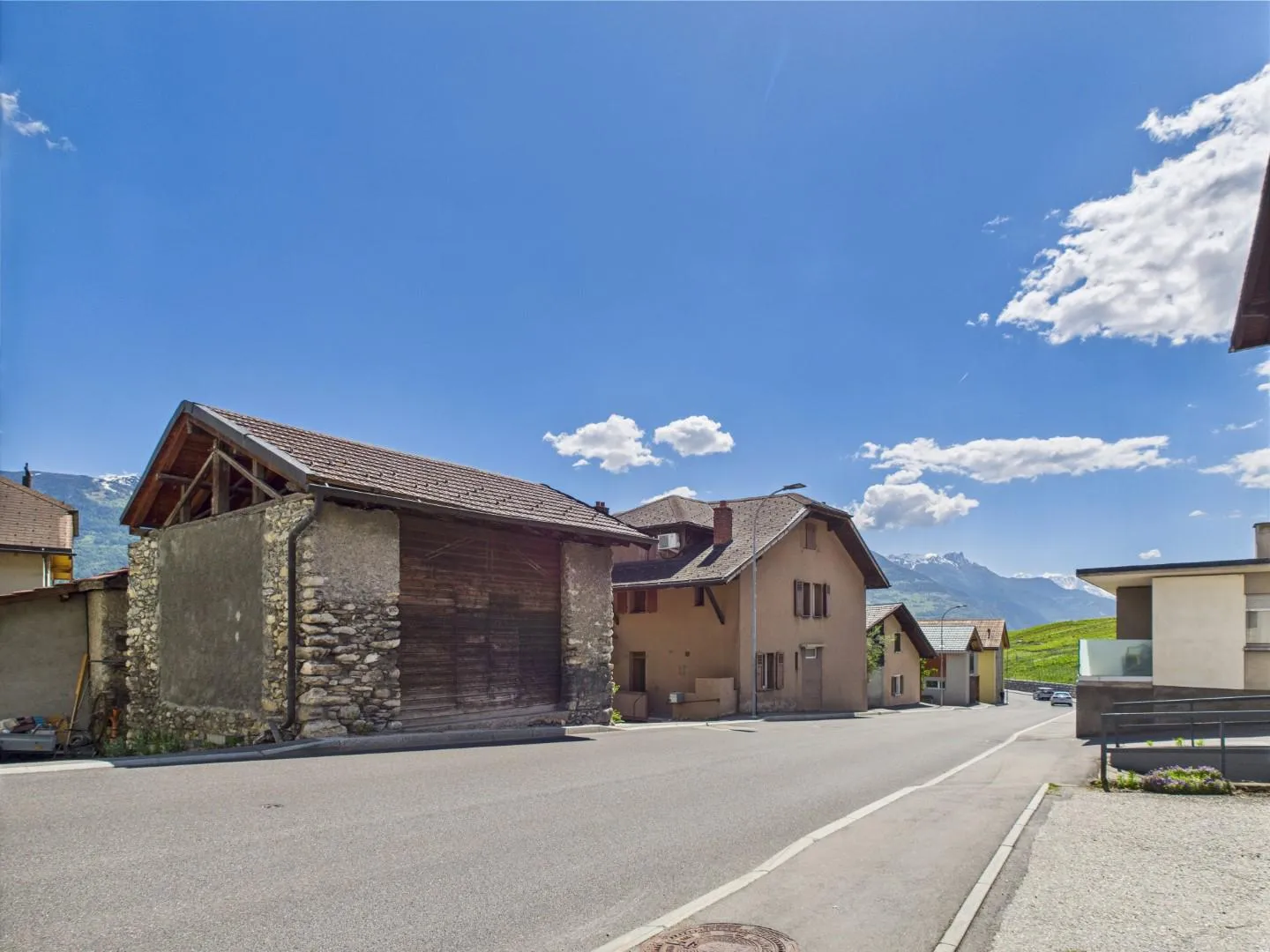 Charmantes Dorfhaus in Sensine - Ideale Gelegenheit für Erstinvestoren - Foto 1 von 11