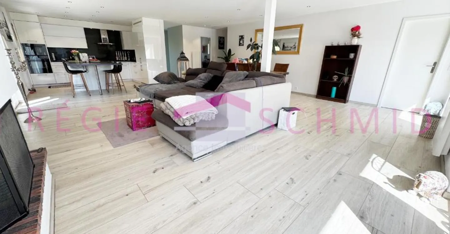 Individual Villa in a Quiet Location with Unobstructed View. - Photo 7 of 13