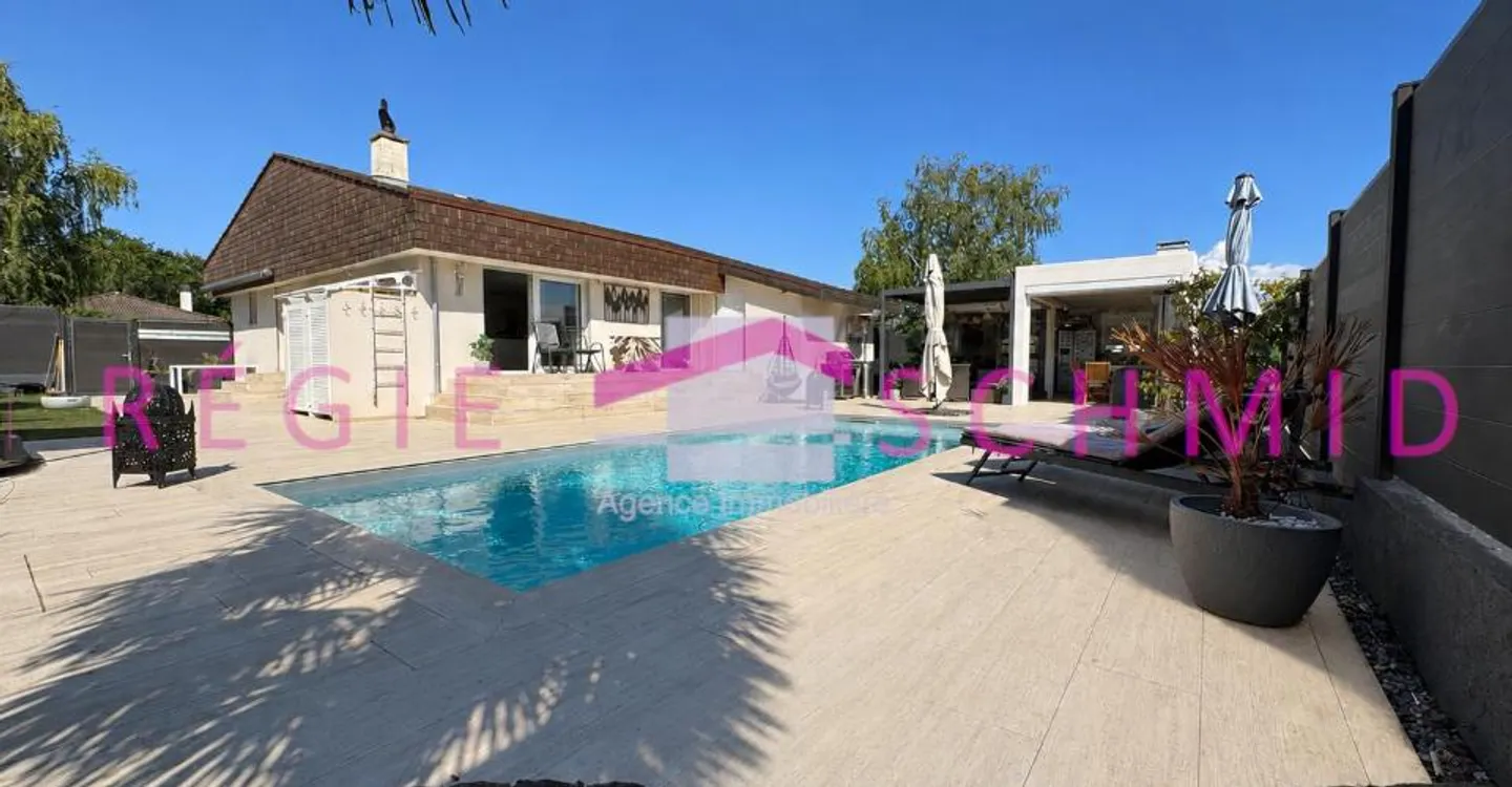 Individual Villa in a Quiet Location with Unobstructed View. - Photo 2 of 13