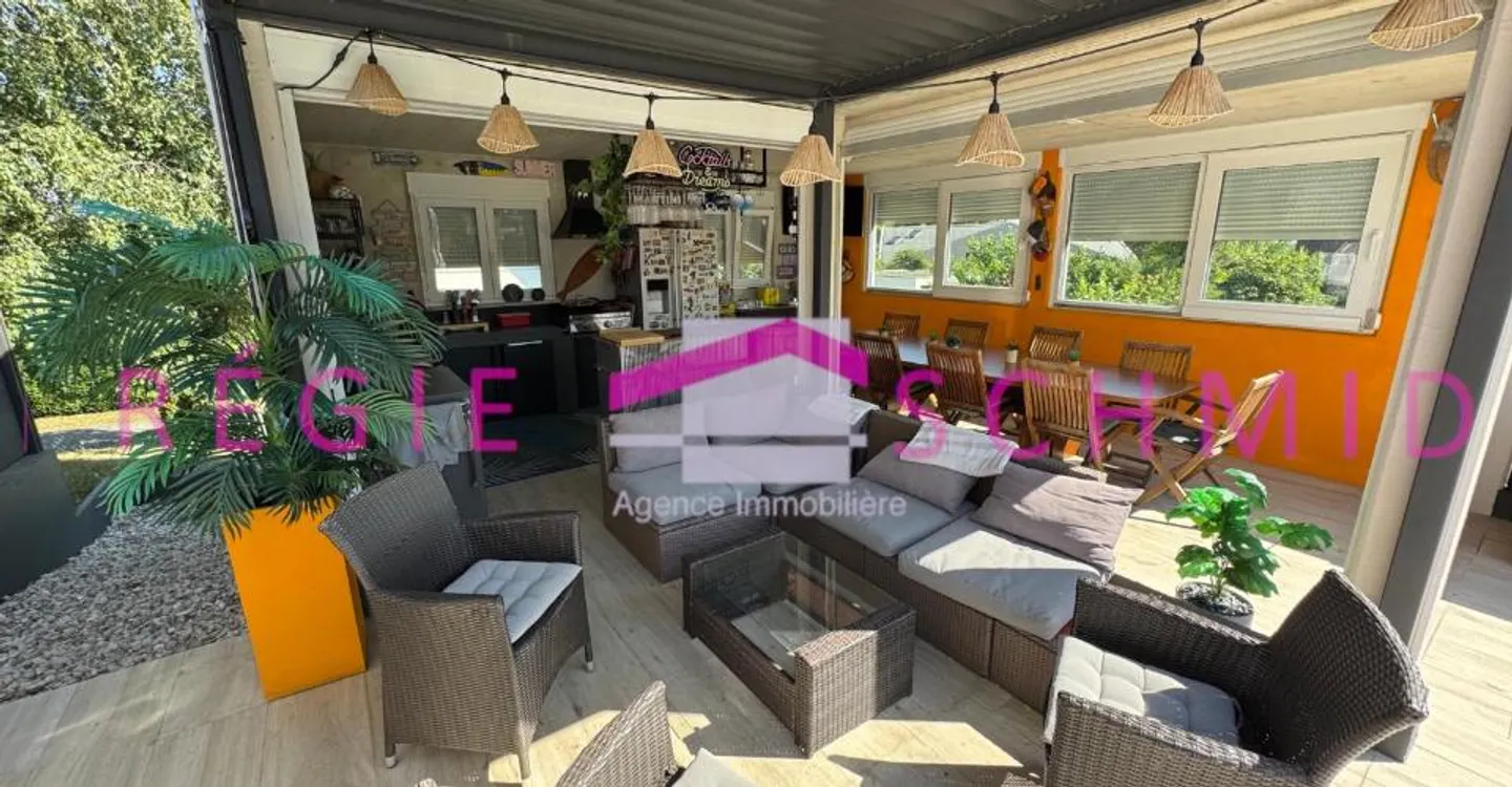 Individual Villa in a Quiet Location with Unobstructed View. - Photo 3 of 13