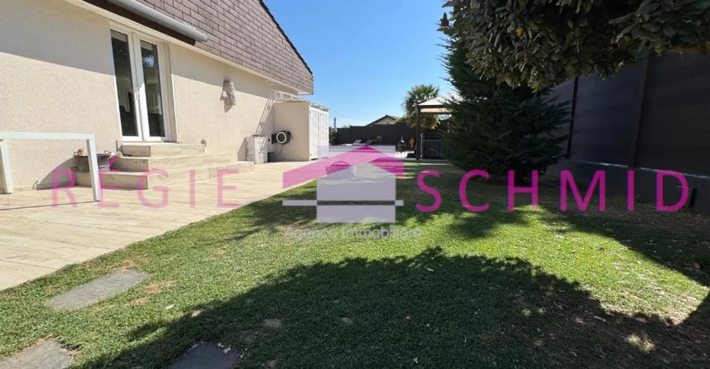 Individual Villa in a Quiet Location with Unobstructed View. - Photo 5 of 13