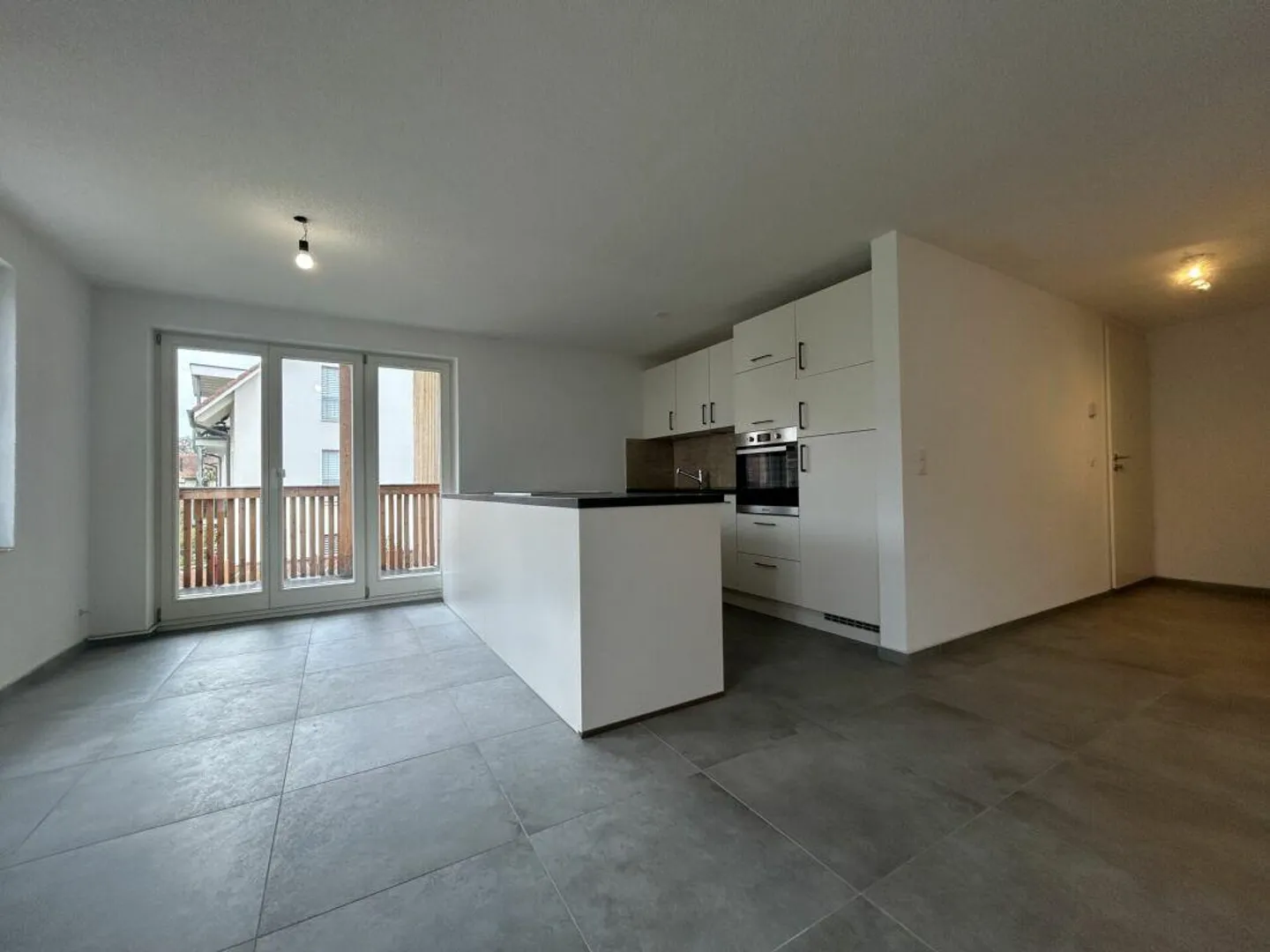 Charmante 3.5 Zimmer Wohnung - Foto 2 von 11