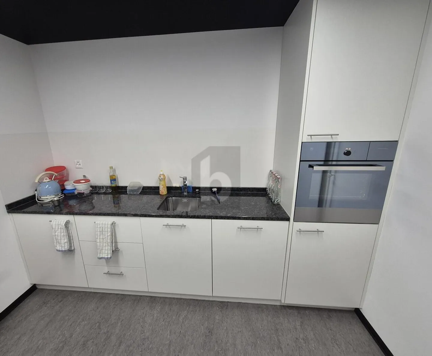 BUREAU LUMINEUX ET ATTRACTIF - Photo 3 sur 5