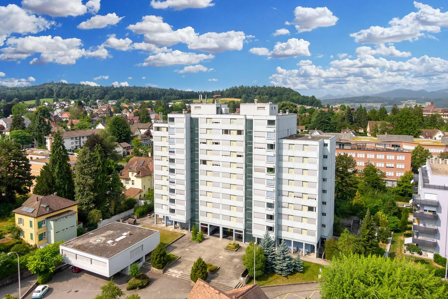 Grosszügige Wohnung mit Stadtblick - Foto 1 von 8