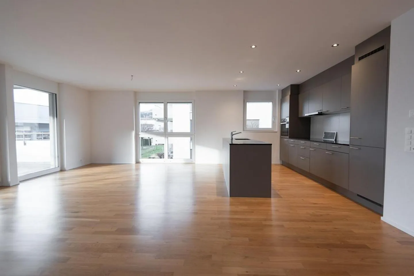 Appartamento al piano terra di 4,5 stanze - Foto 2 di 7