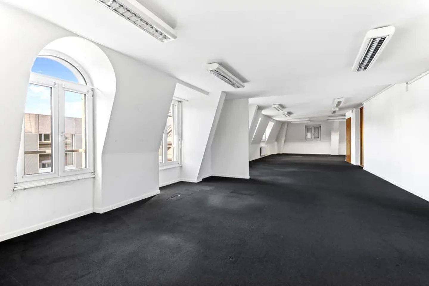 Bureaux au Centre de Lausanne - Photo 2 sur 5