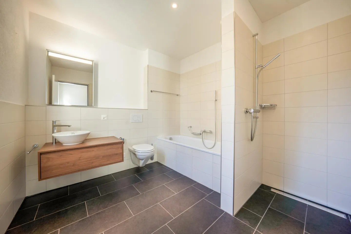Modern Multi-Family House with 3 Apartments - Photo 6 of 7