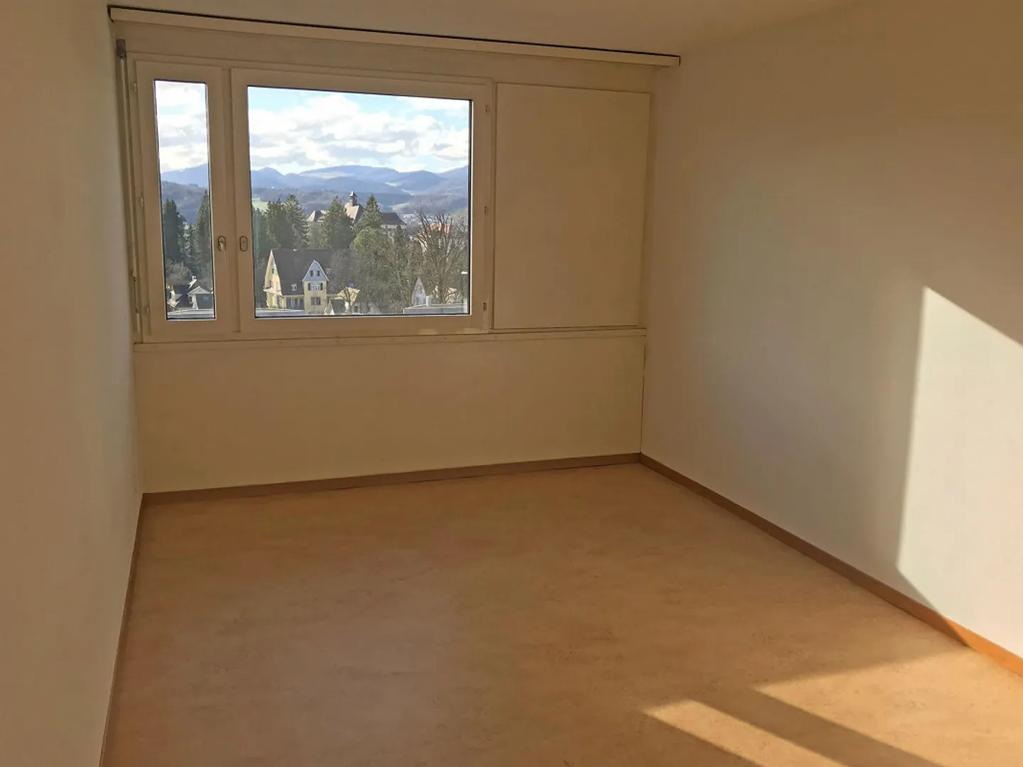 Grosszügige Wohnung mit Stadtblick - Foto 5 von 8
