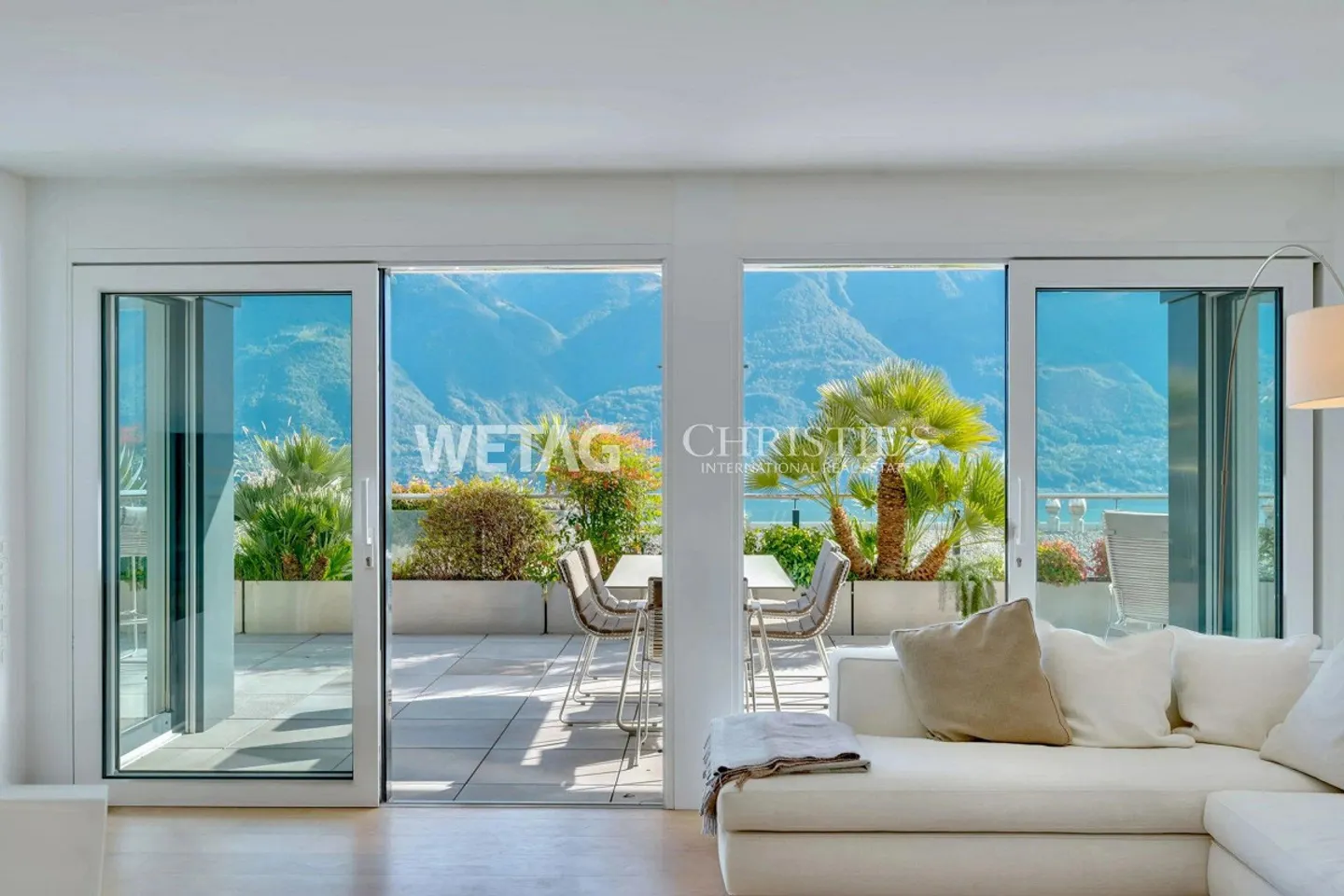 Appartamento moderno e confortevole con terrazza panoramica e vista lago a Mi... - Foto 3 di 13