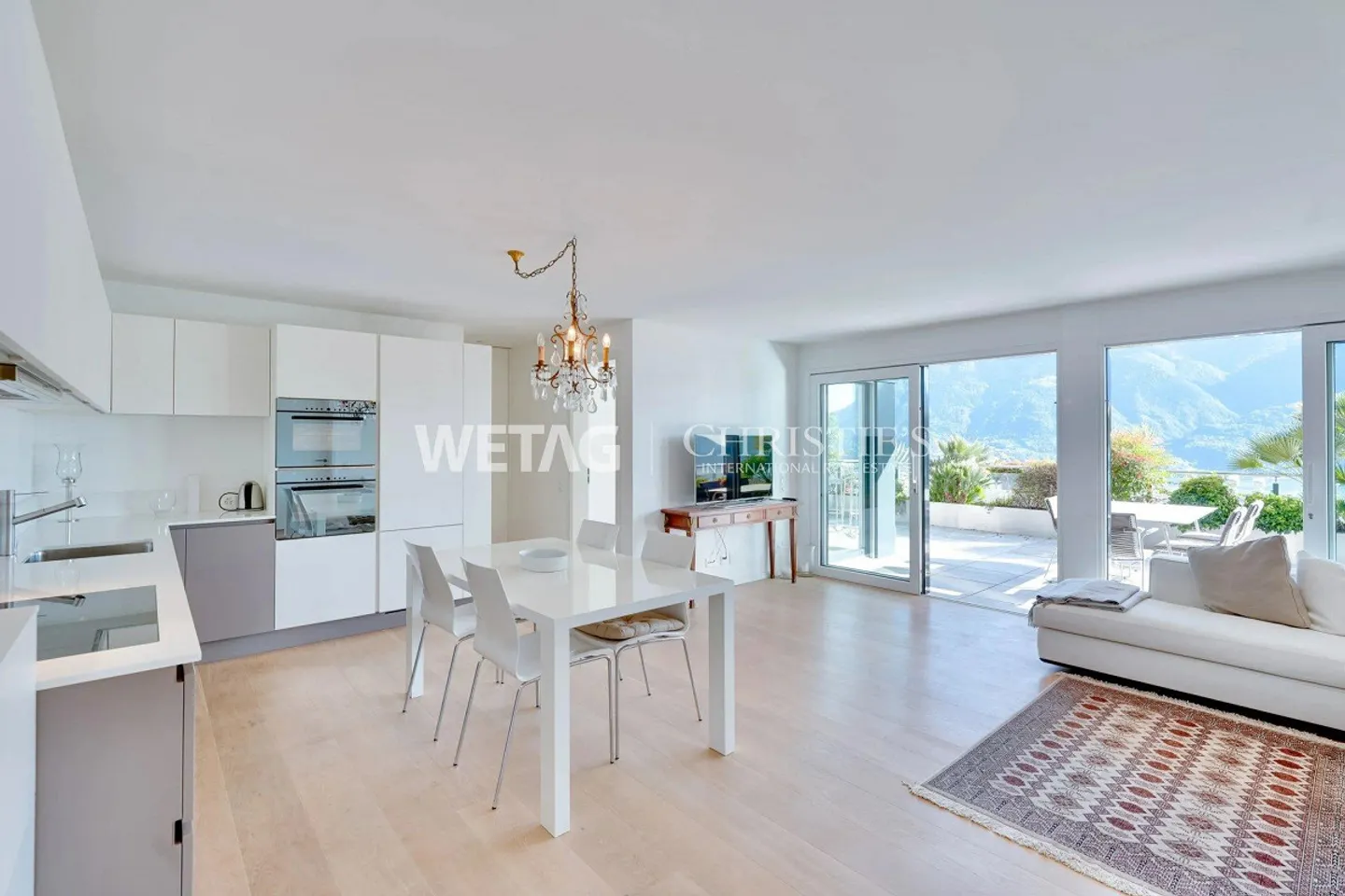 Appartamento moderno e confortevole con terrazza panoramica e vista lago a Mi... - Foto 5 di 13