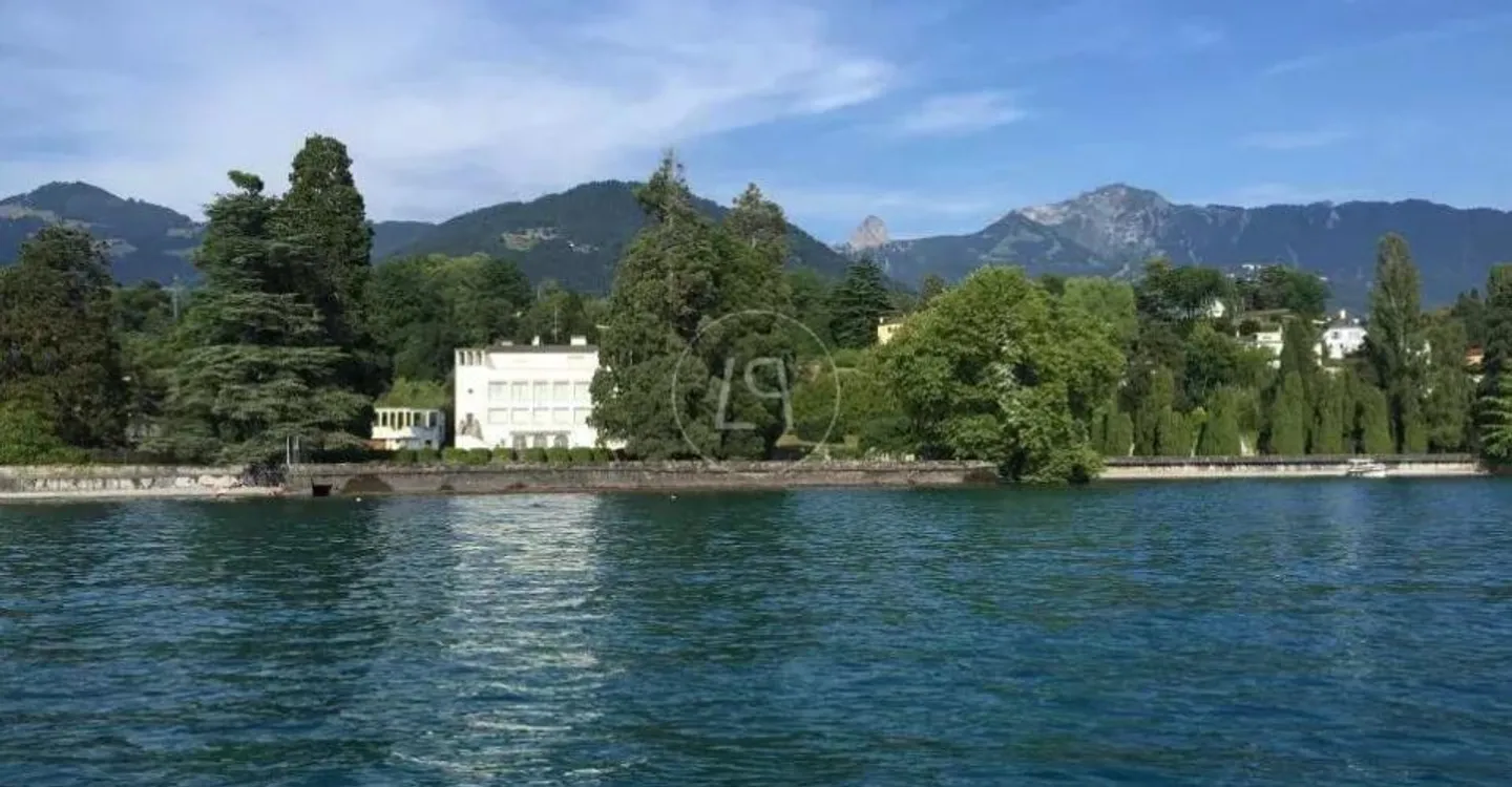 Außergewöhnliches Anwesen am Wasser in der Nähe von Montreux - Foto 2 von 13