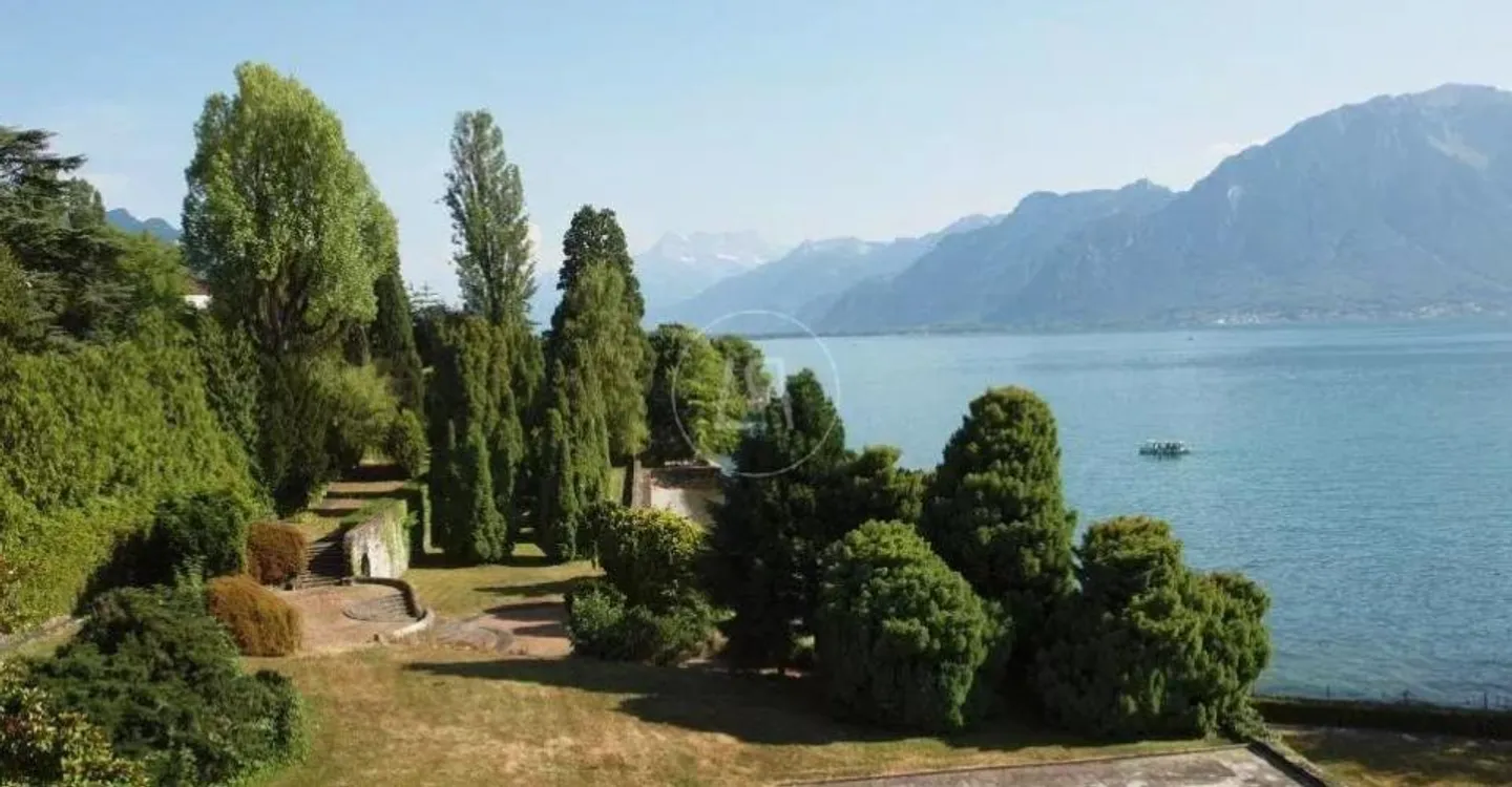 Außergewöhnliches Anwesen am Wasser in der Nähe von Montreux - Foto 6 von 13