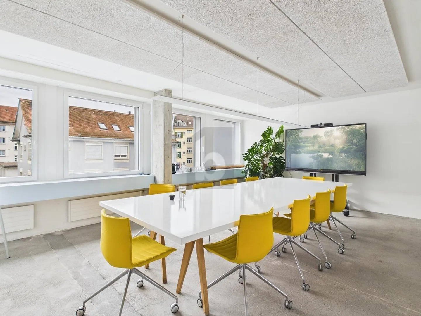 PARTIALLY FURNISHED IN A CENTRAL LOCATION - Photo 1 of 5