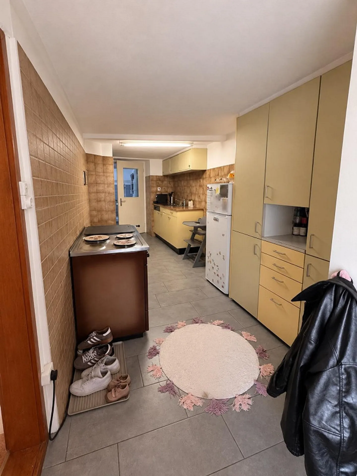 Charming 3.5-room apartment with fireplace, seating area & garden - Photo 2 of 13