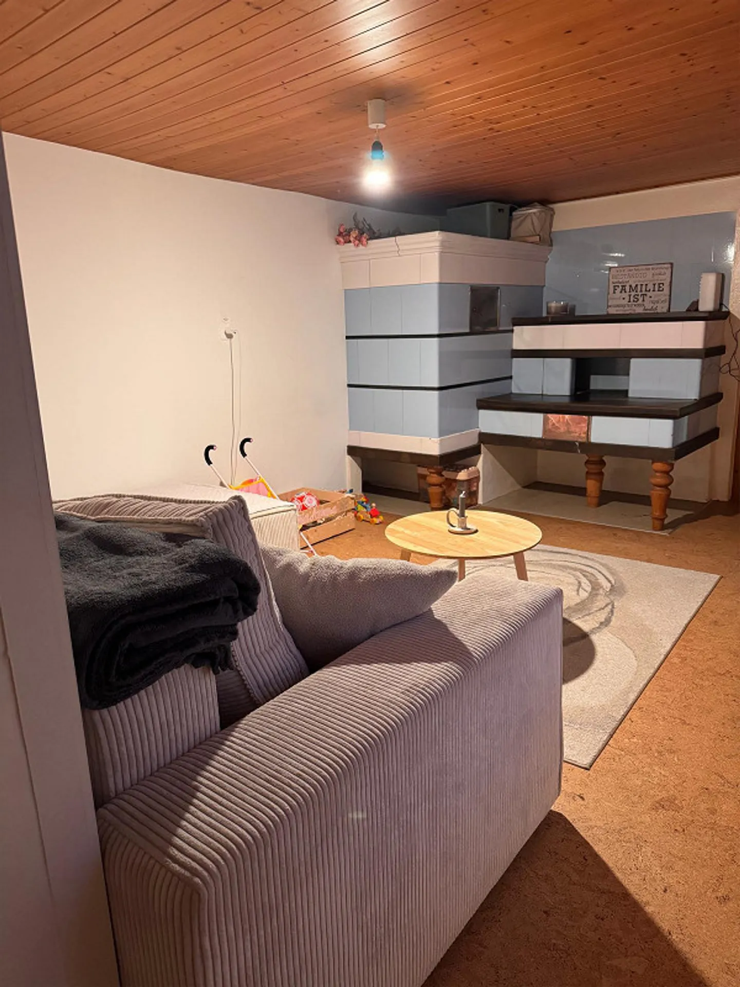 Charming 3.5-room apartment with fireplace, seating area & garden - Photo 3 of 13