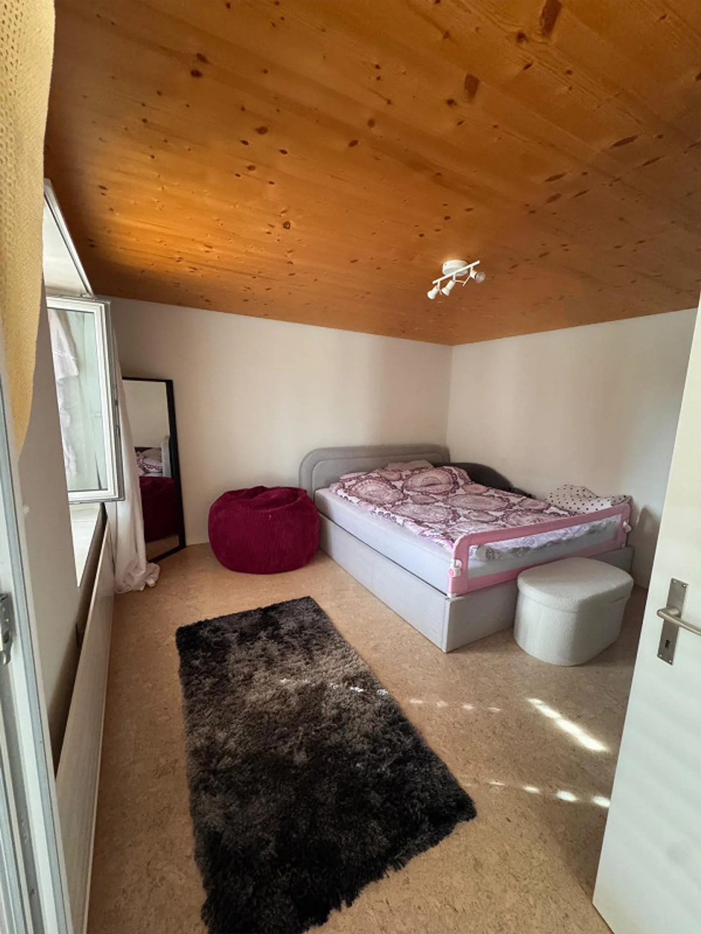 Charming 3.5-room apartment with fireplace, seating area & garden - Photo 4 of 13
