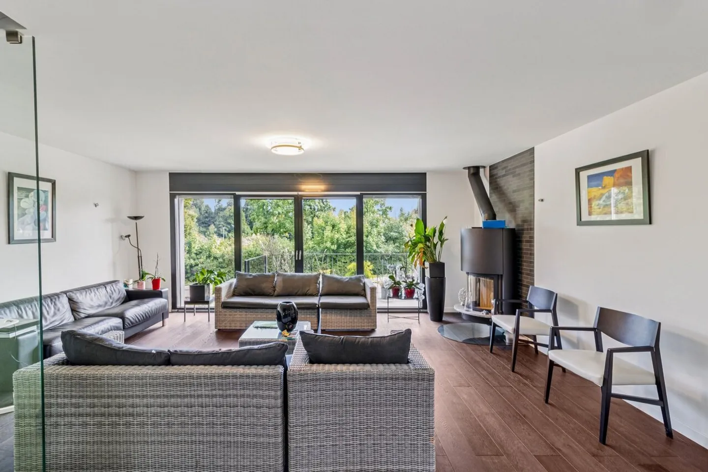 Spacious semi-detached house of 200 m² with lake view. - Photo 1 of 5