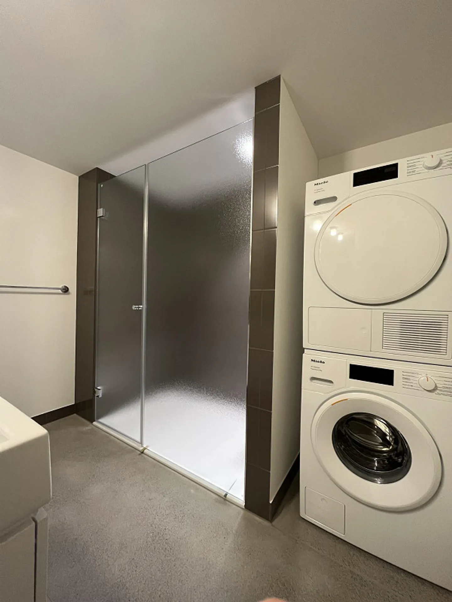 Moderno appartamento 3 1/2 locali con grande loggia - Foto 7 di 8