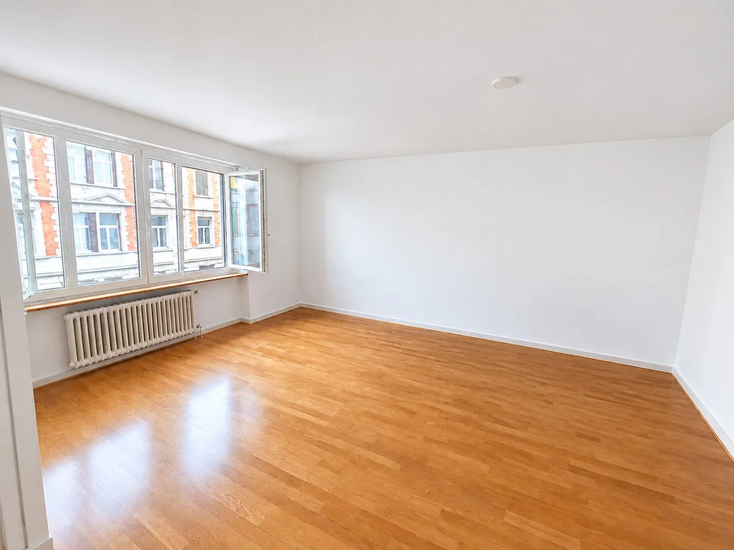Spacious 5-room apartment in a central location in Zurich - Photo 5 of 12
