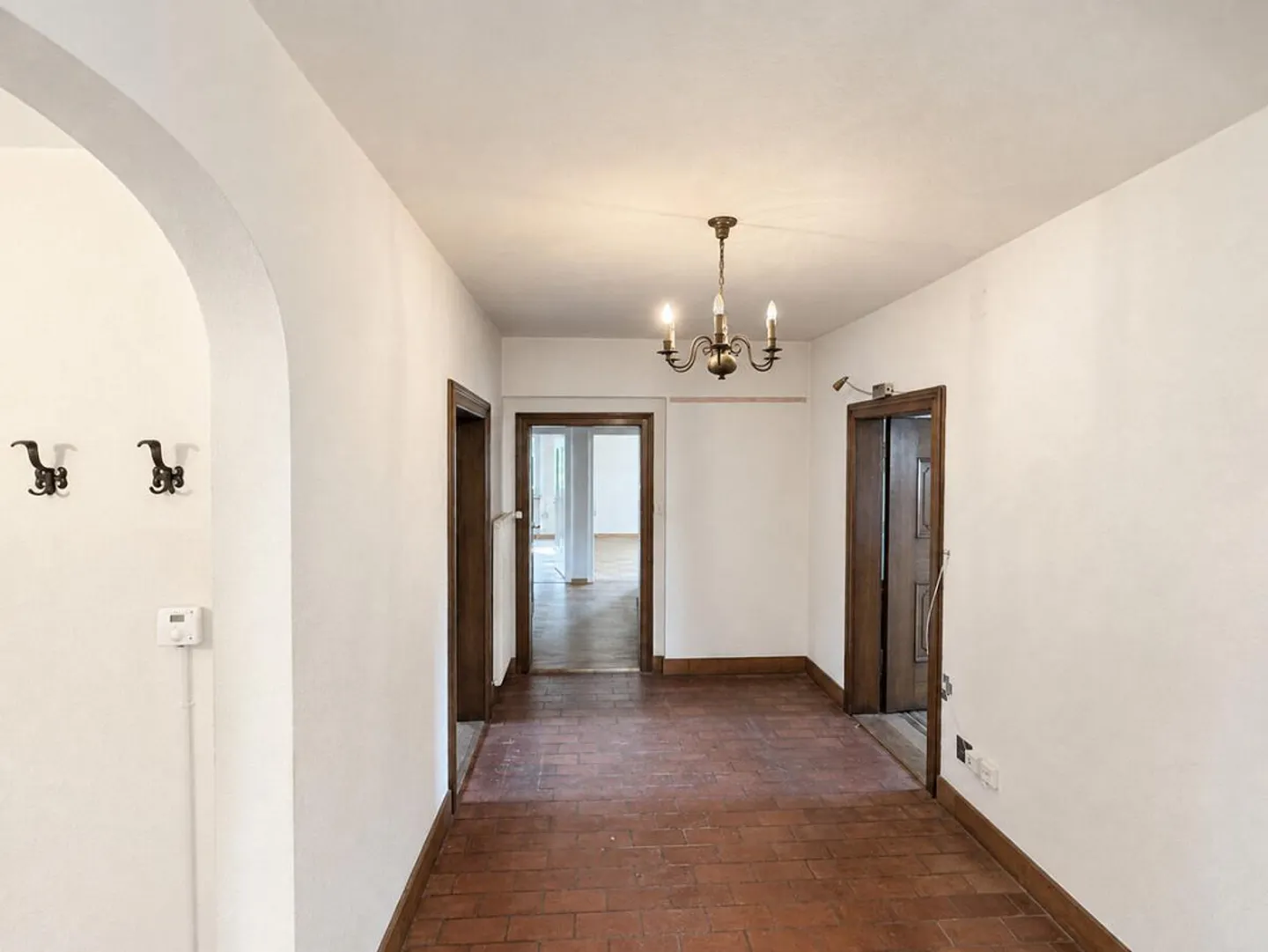 Villa nostalgique avec un potentiel unique - Photo 5 sur 13