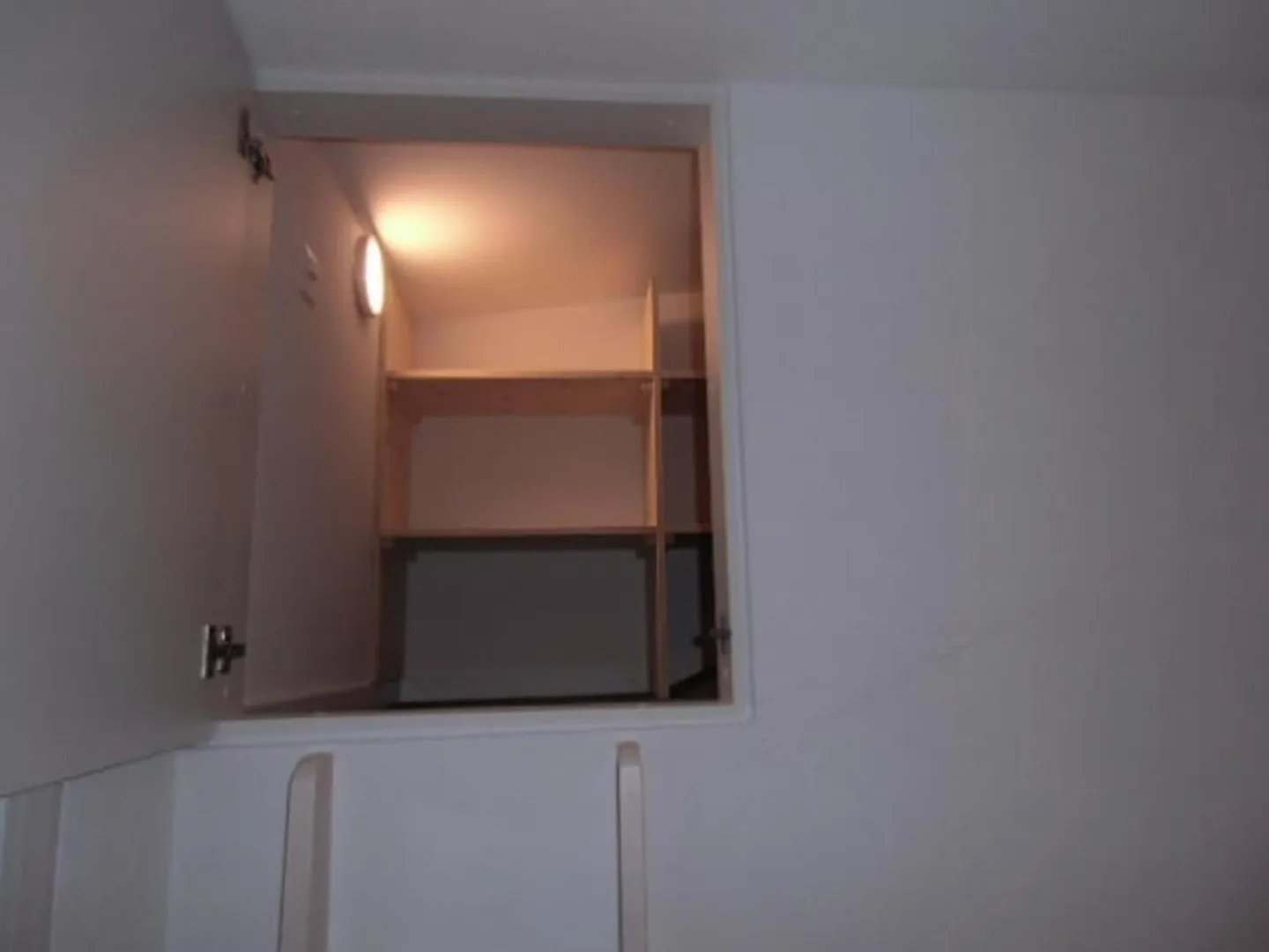 Sous-location : appartement de 3,5 pièces avec vue dégagée sur la montagne et la plaine - Photo 11 sur 15